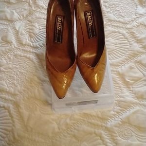 Vintage Bally International Eelskin pumps